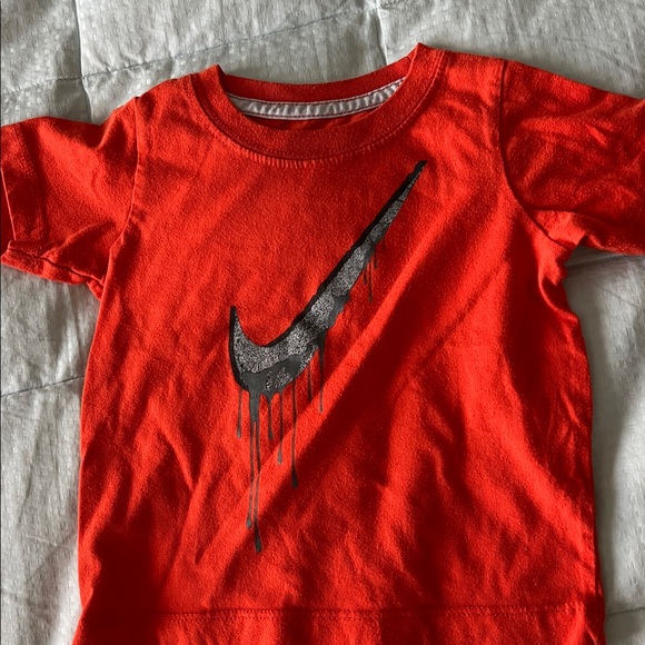 Nike Kids' Multicolor T-Shirt/Shorts/One piece fleece Collection- 7 pieces total - Picture 7 of 9